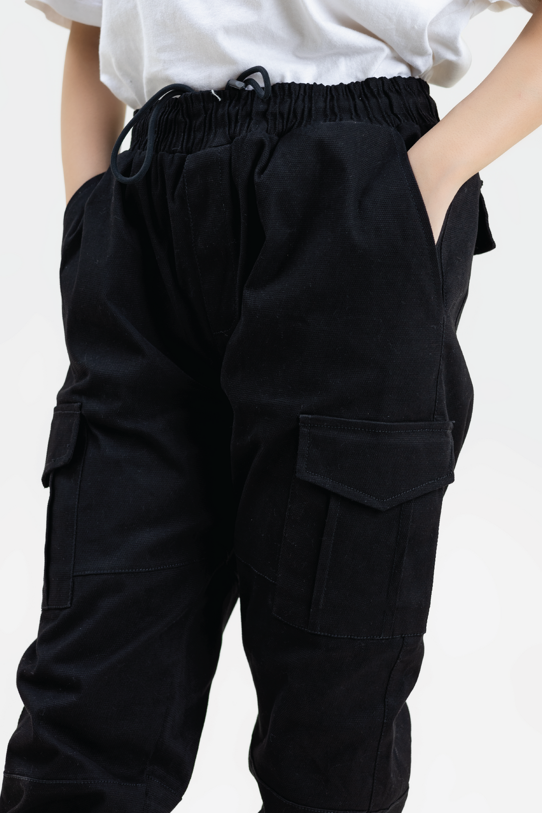 BLACK 6 POCKET CARGO TROUSER