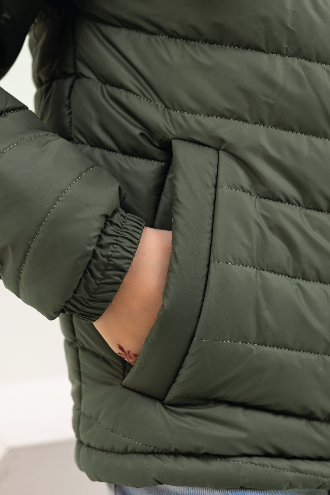 OLIVE FULL SLEEVE PUFFER JACKET - F